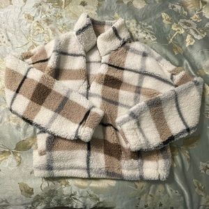 Reflex Fluffy Plush Pullover Size M